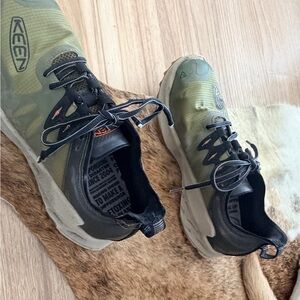 Keen Men's Olive and Black Athletic Shoes